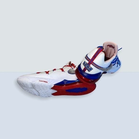 Athletic_Shoes